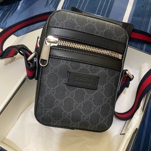 Gucci black messenger small bag